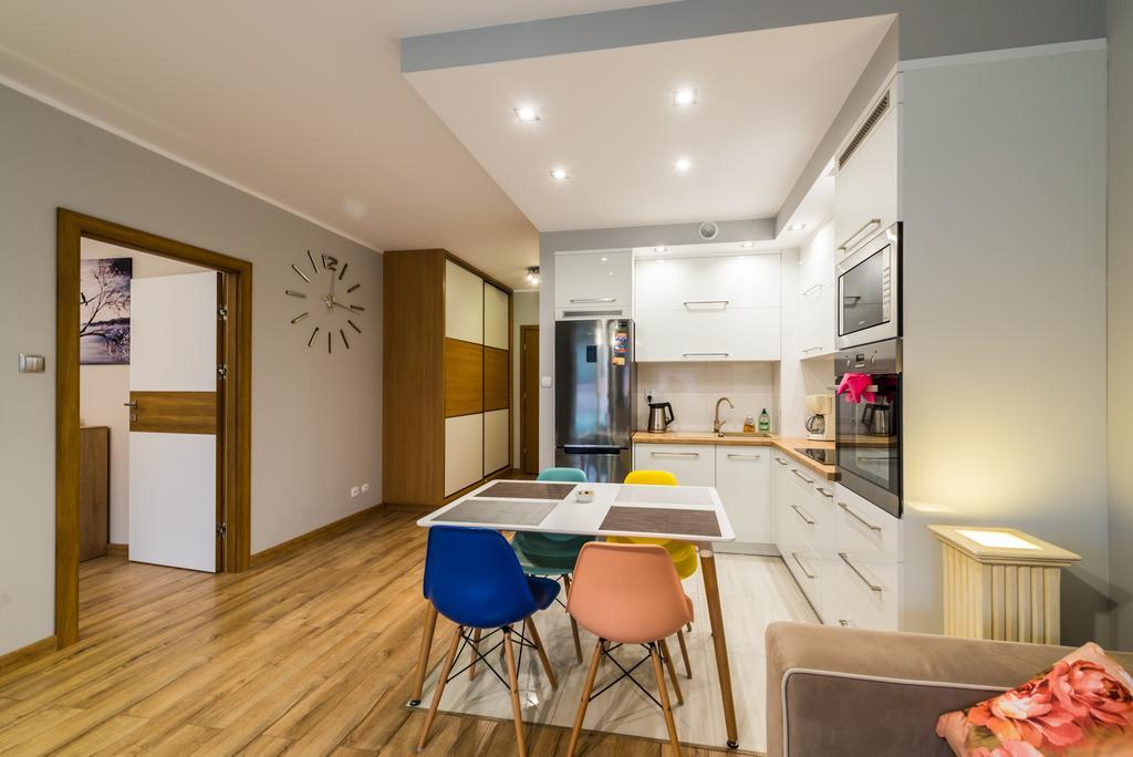 Waterside Apartment *