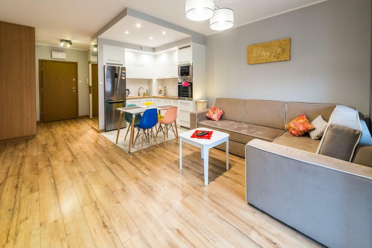 Waterside Apartment *